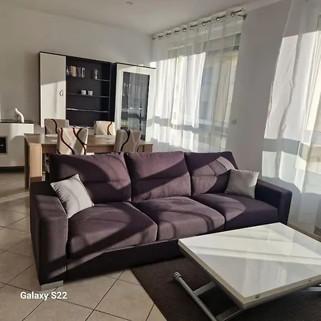 Apartament Spacieux T3 Lumineux Avec Balneo A 5min De La Gare Épinal