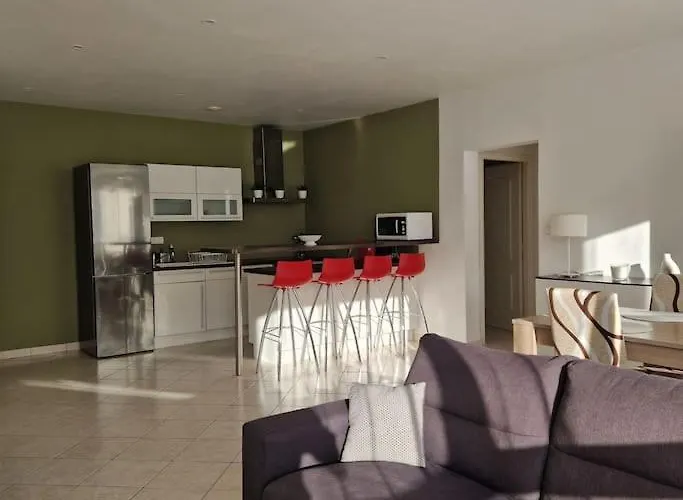 Lägenhet Spacieux T3 Lumineux Avec Balneo A 5min De La Gare *